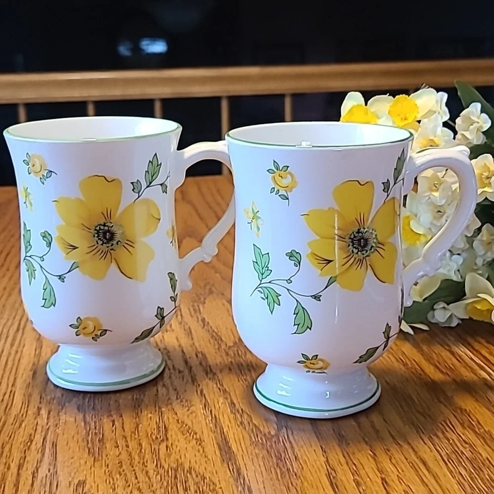 Royal Victoria Floral Fine China Tea Cups - Picture 2 of 10